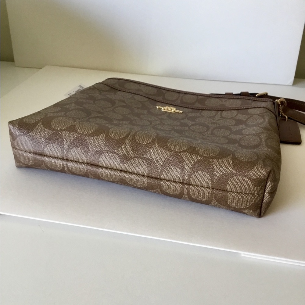 🌷Coach File Crossbody In Signature Canvas NWT. - Picture 6 of 8
